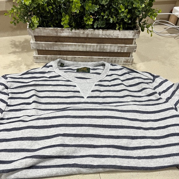 Jacy’s MFG Sweater. Lightweight - Picture 1 of 3